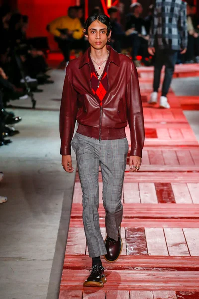 Look 14